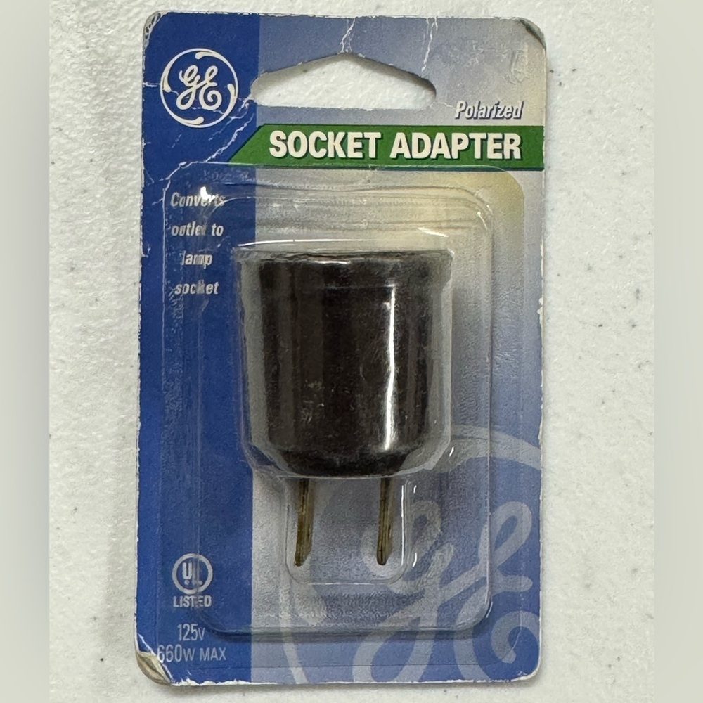 GE Polarized Light Bulb to Electrical Socket / Outlet Adapter. #924B. NOS.